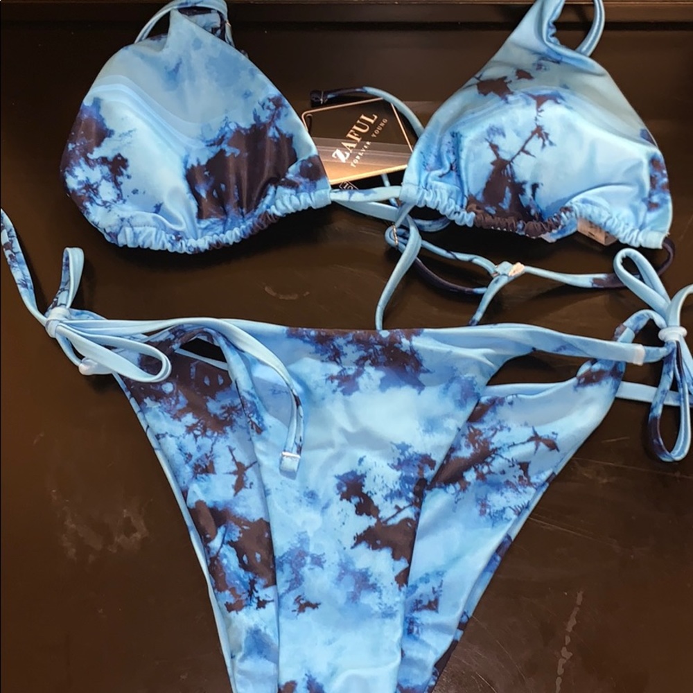 Brand new tie die bikini